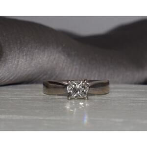 14k White Gold Princess Cut Diamond 1 CTTW Ring 4.4G / Sz 7.5